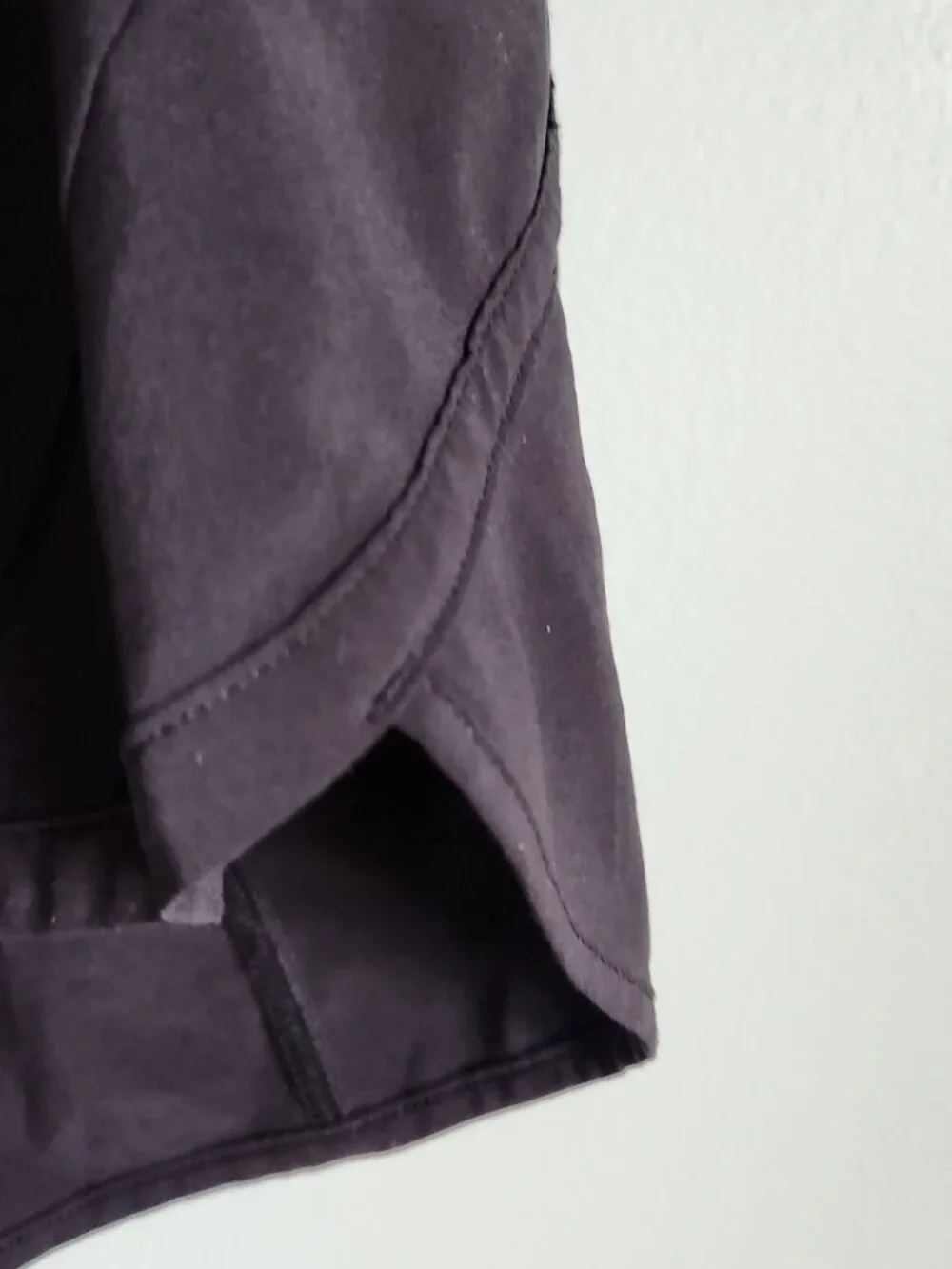 Lululemon Shorts Women's Black 2 Track That Short 5" Inseam Lined Gym Running - Picture 3 of 9
